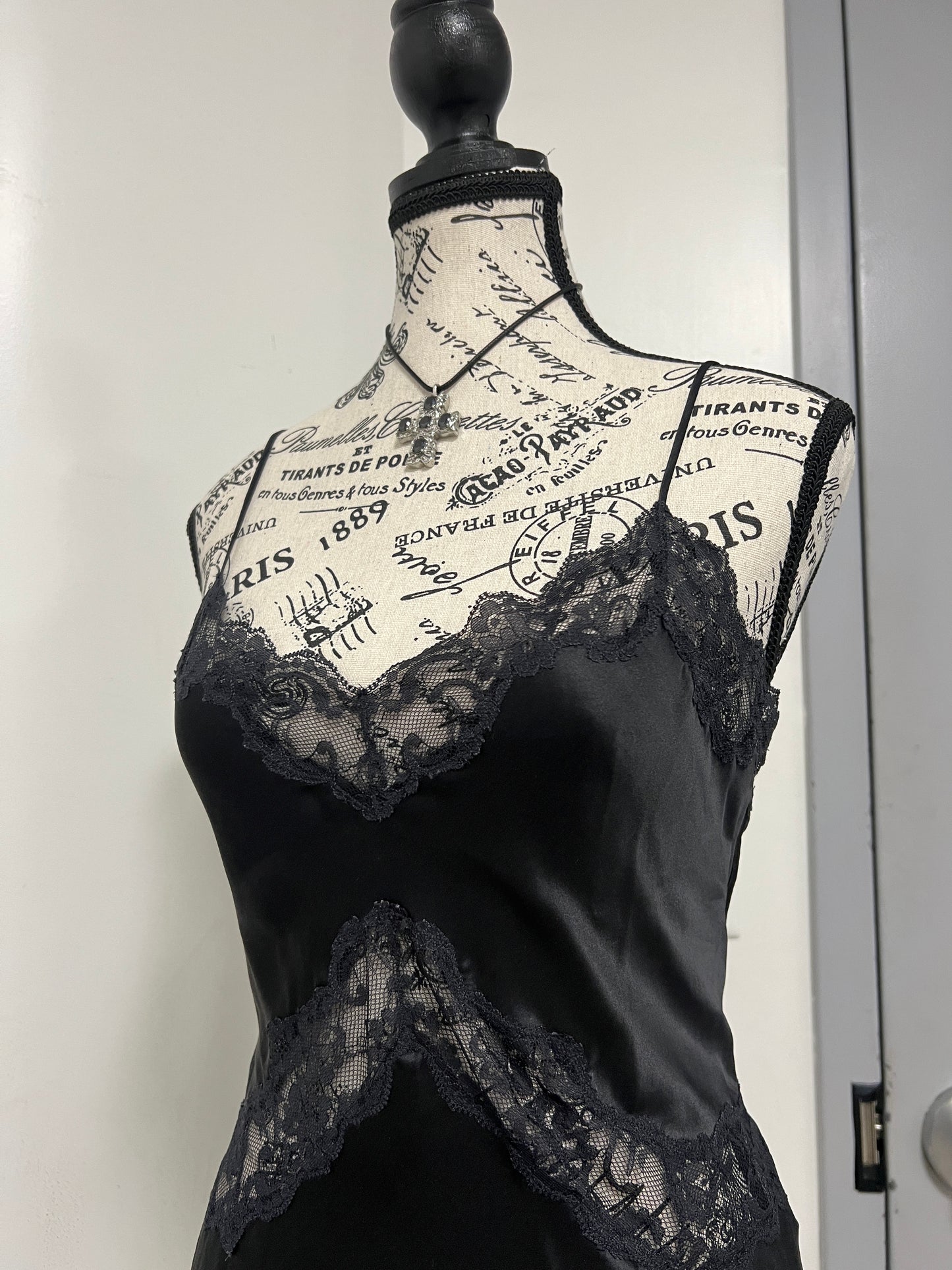 Y2K Vintage Victoria's Secret 2003 Black Silk & Lace Slip Dress - (S)
